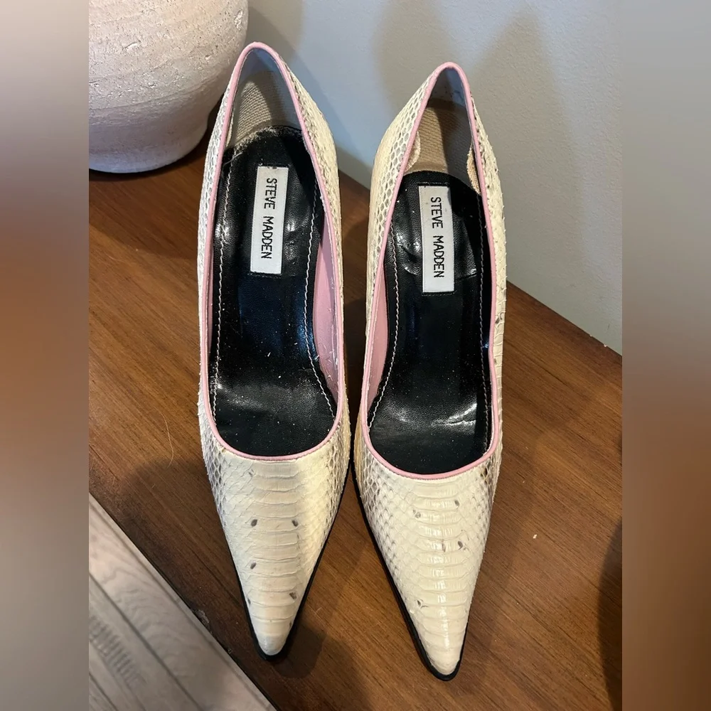 Steve Madden Textured Cream and Pink Heels - Picture 3 of 6